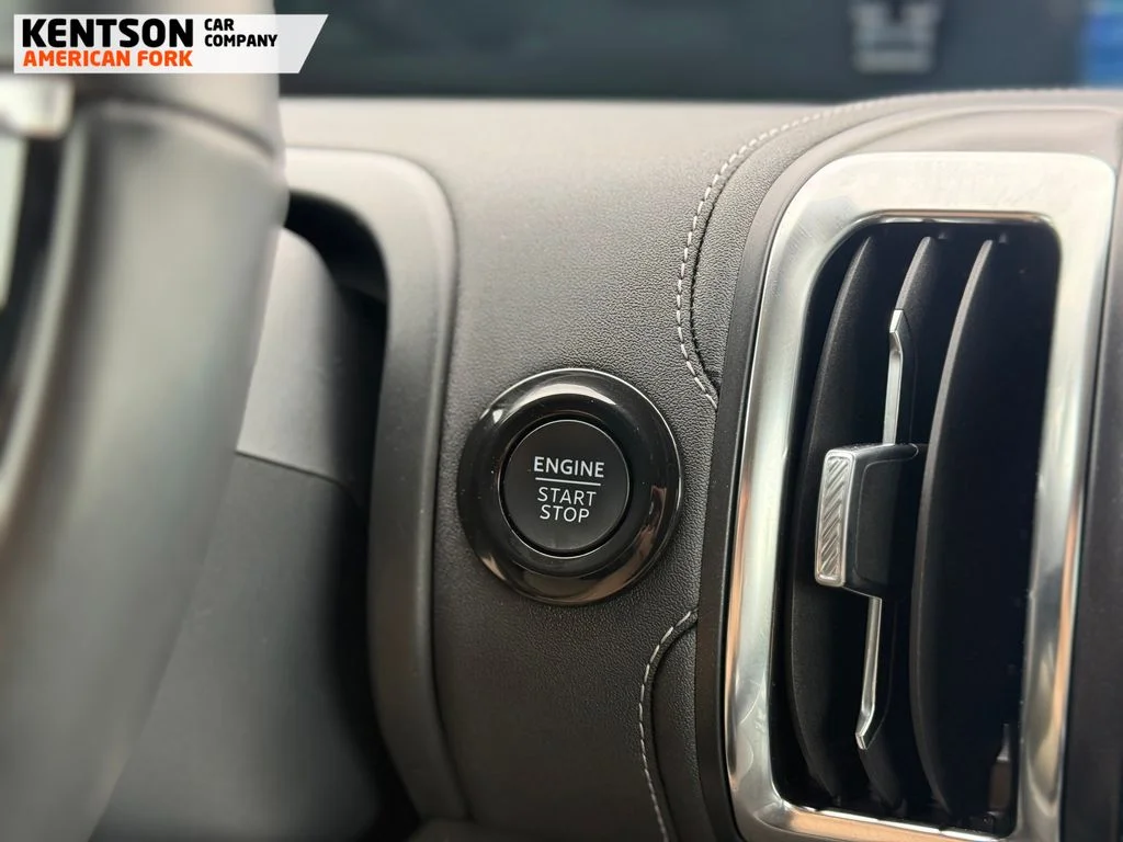Used 2025 Silver Ford Platinum image 32