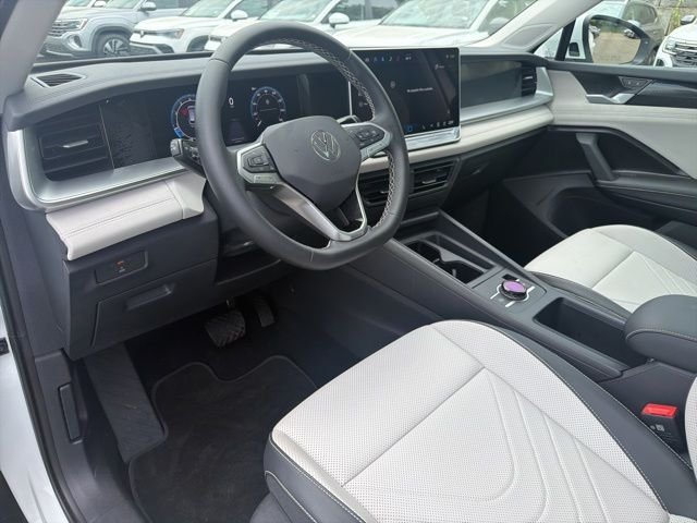 Certified Used 2025 White Volkswagen 2.0T SE image 11
