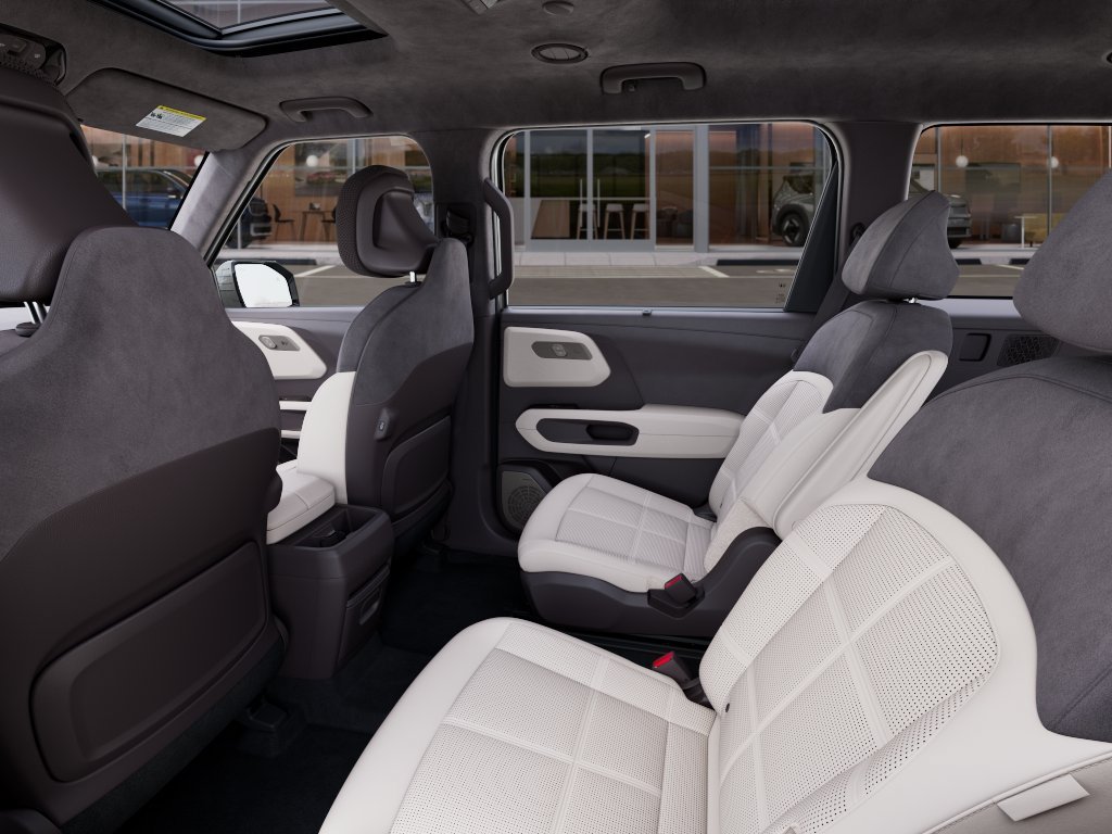 New 2027 White Kia SX Prestige image 18