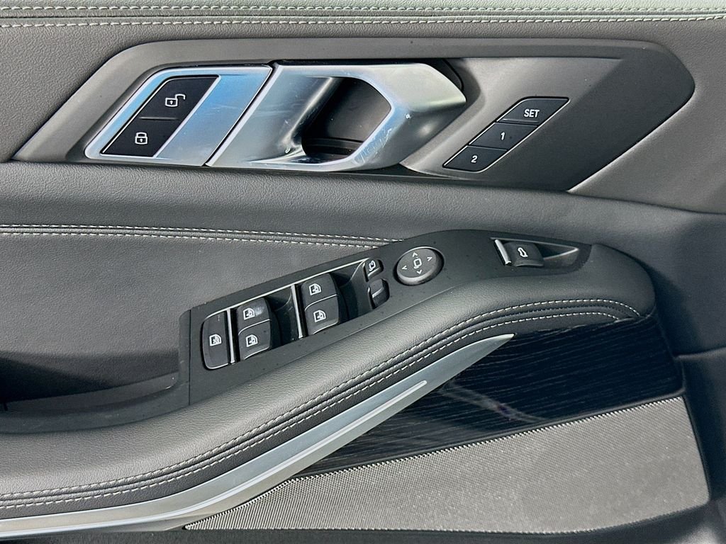 Used 2026 Brooklyn Grey Metallic BMW xDrive40i image 18