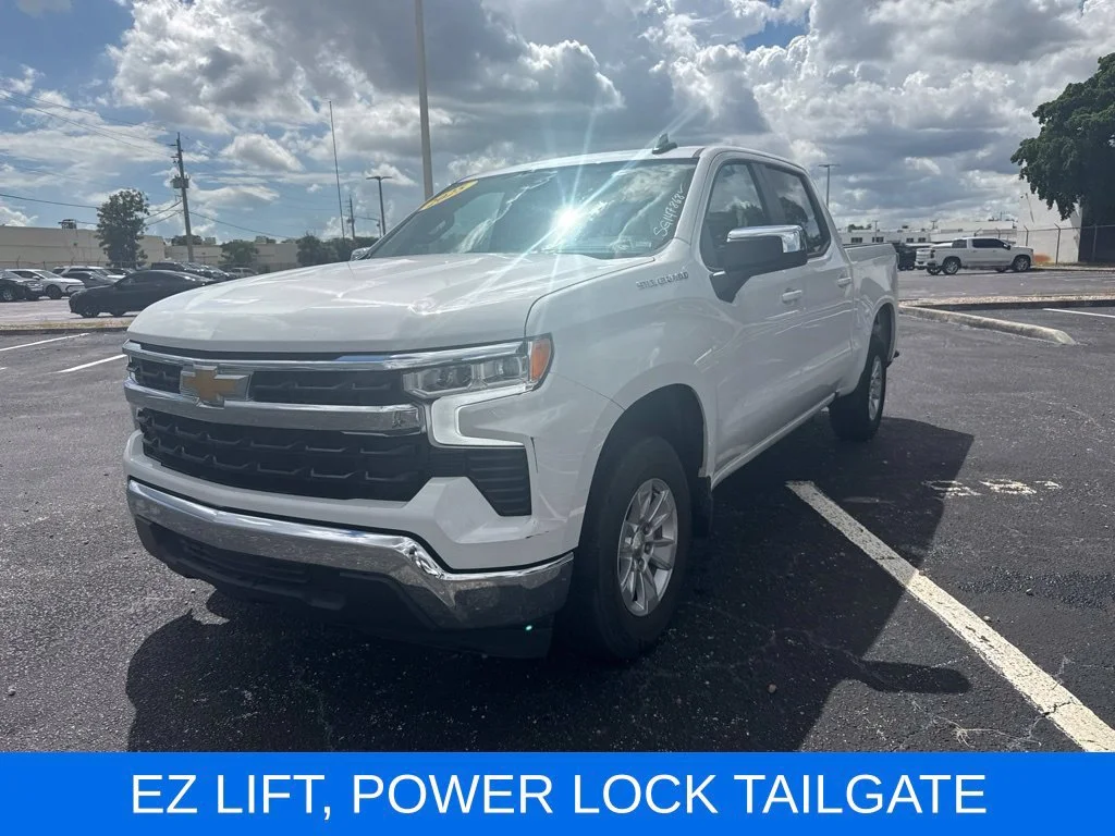 Used 2025 Summit White Chevrolet LT image 3