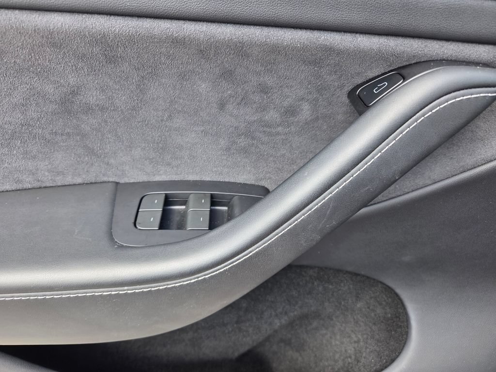 2024 Tesla Model Y Performance - Photo 24
