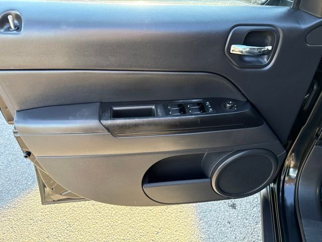 Used 2015 Black Jeep Sport image 17