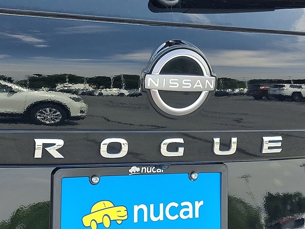 Used 2023 Black Nissan SV image 29