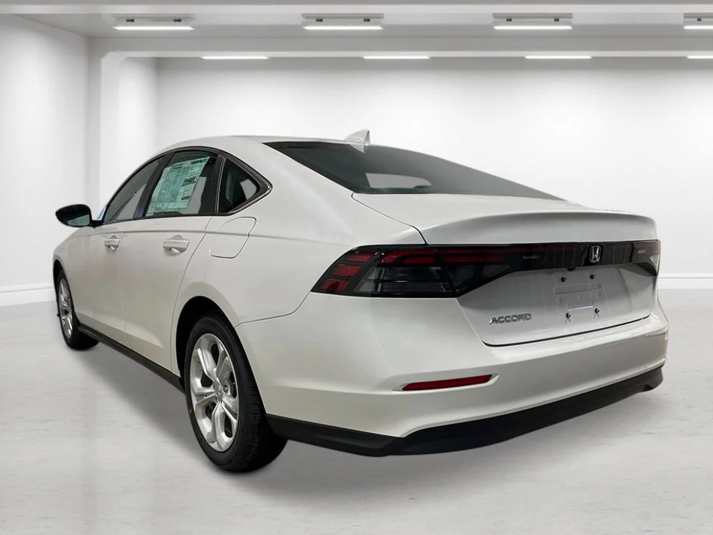 New 2026 Platinum White Pearl Honda LX image 3