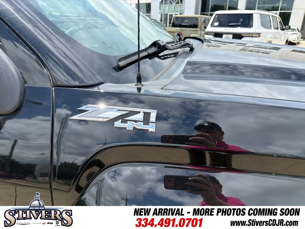 Used 2018 Black GMC SLT image 12