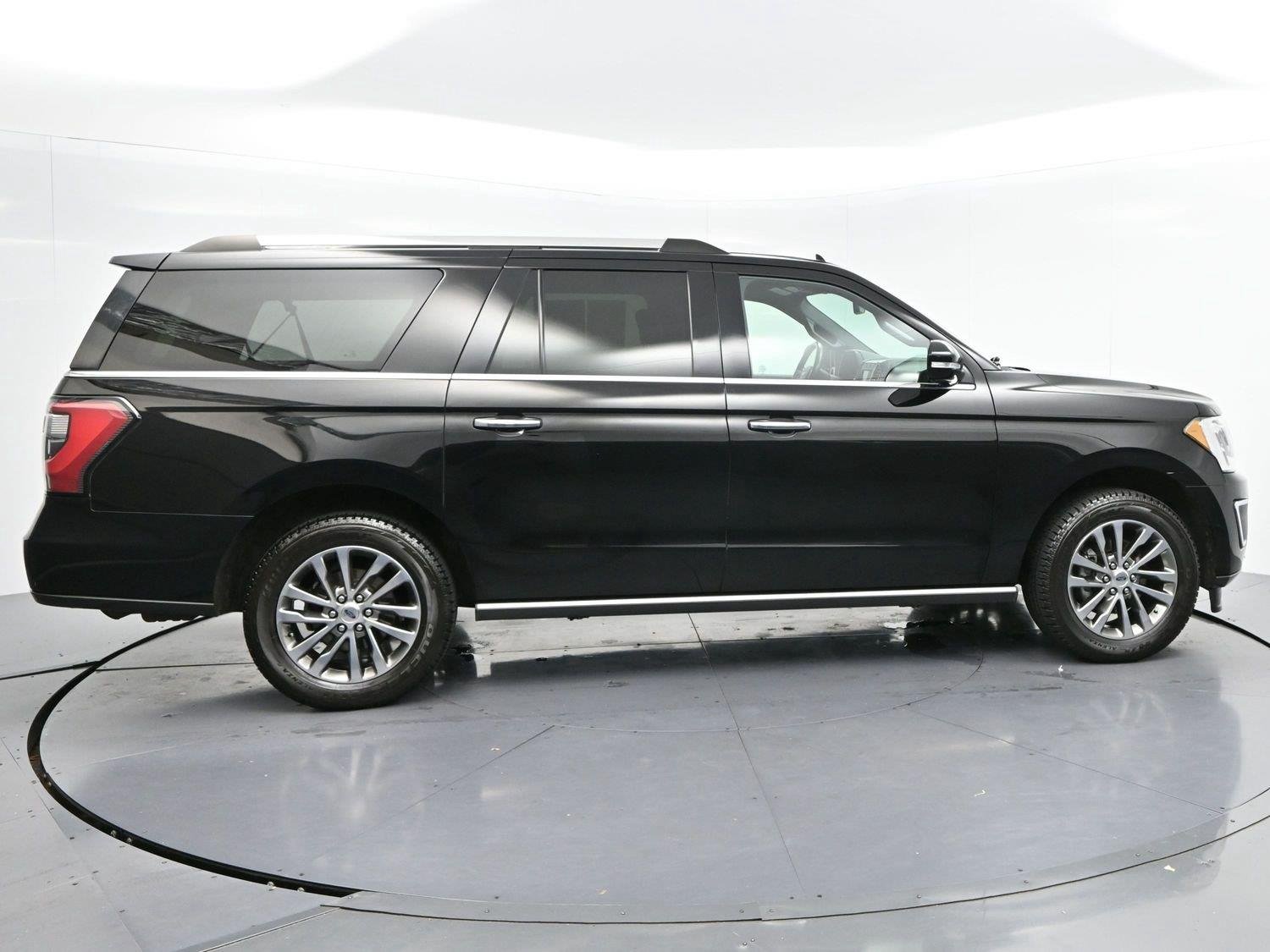 Used 2018 Shadow Black Ford Limited image 8