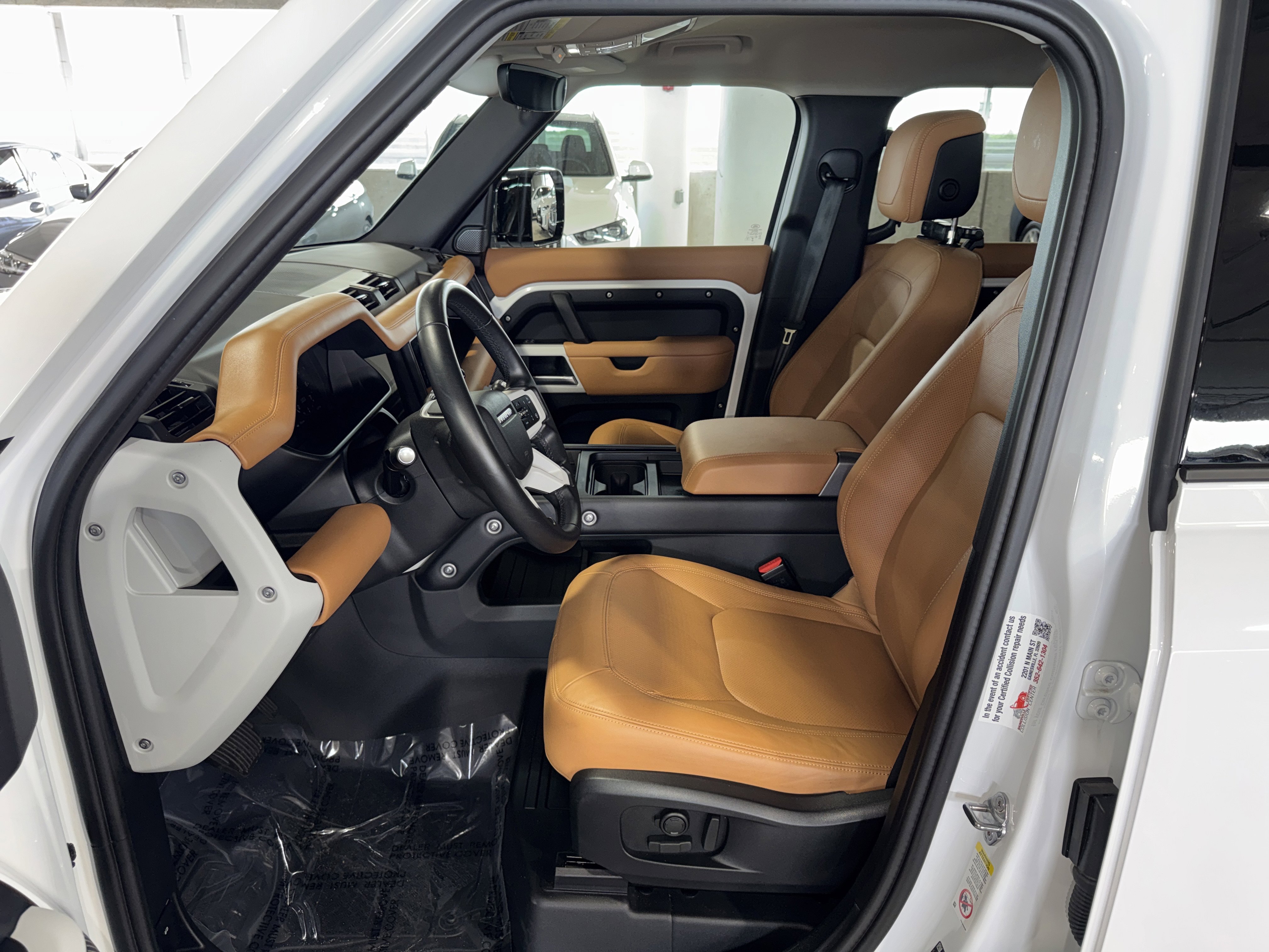 Used 2024 Fuji White Land Rover SE image 19