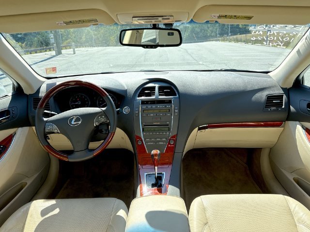 Used 2011  Lexus 350 image 8