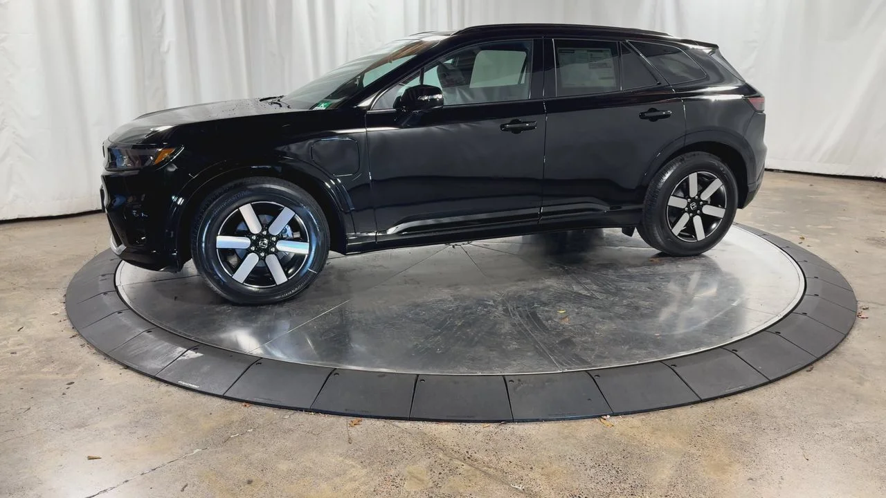 New 2026 Raven Black Honda Touring image 8