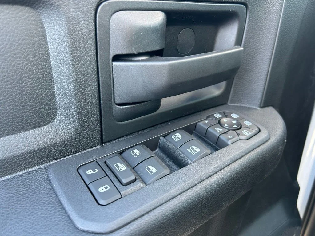 New 2026 Bright White Clear-Coat Exterior Paint RAM Tradesman image 11
