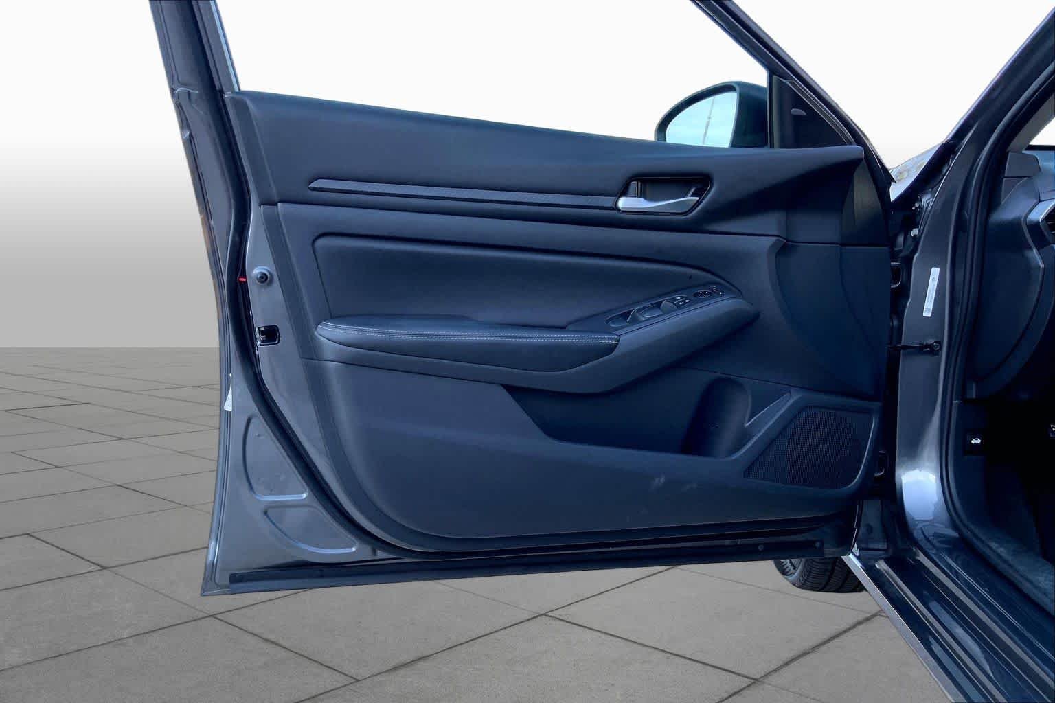 Used 2025 Gun Metallic Nissan SV image 22