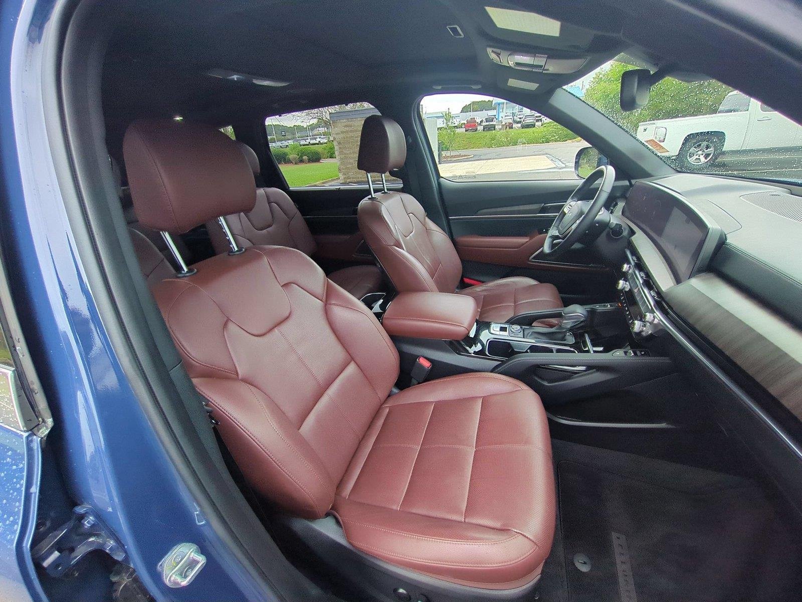Used 2024 Midnight Lake Blue Kia SX image 40