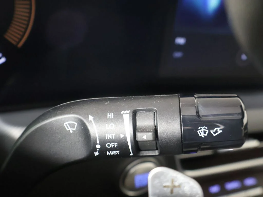 Used 2025 Red Hyundai SEL image 38