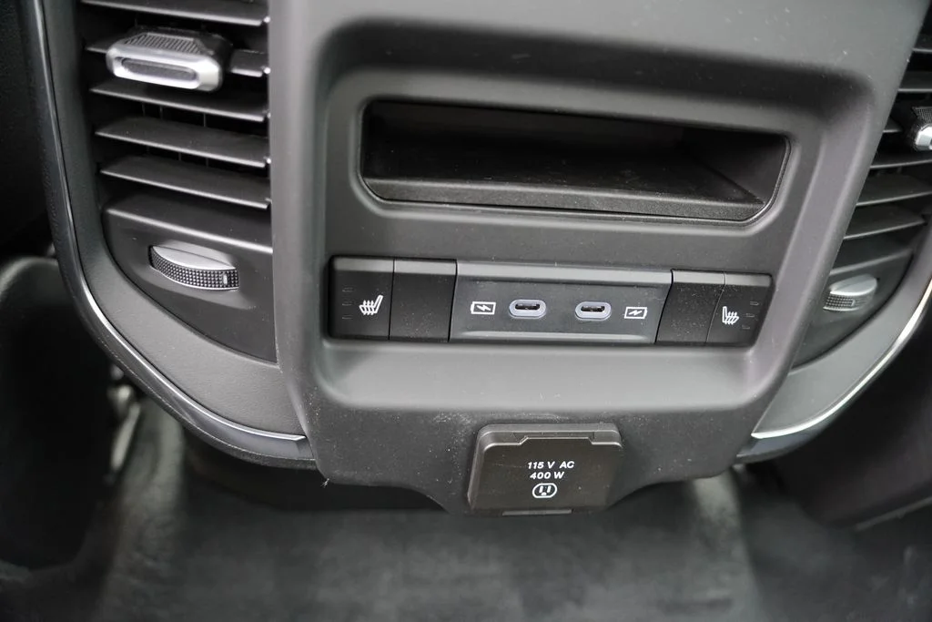 New 2026 Granite Crystal Metallic Clear-Coat Exterior Paint RAM Laramie image 12