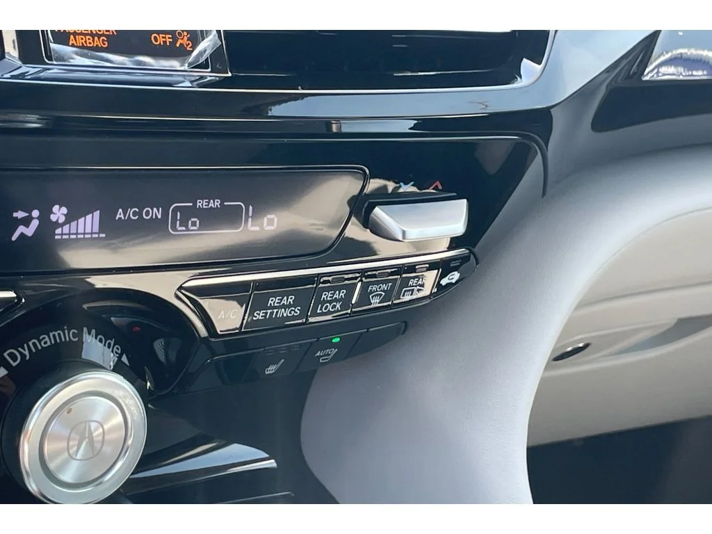 Used 2026 SOLAR SILVER ME Acura w/Technology Package image 30