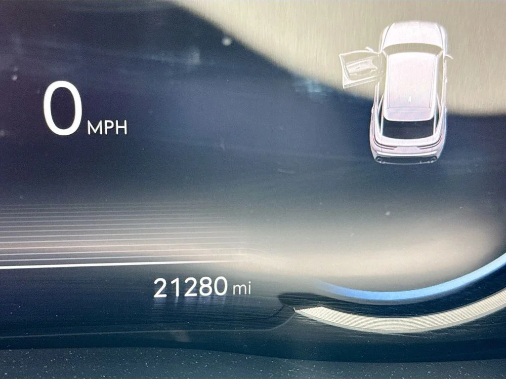 2025 GENESIS GV70 Standard - Photo 13