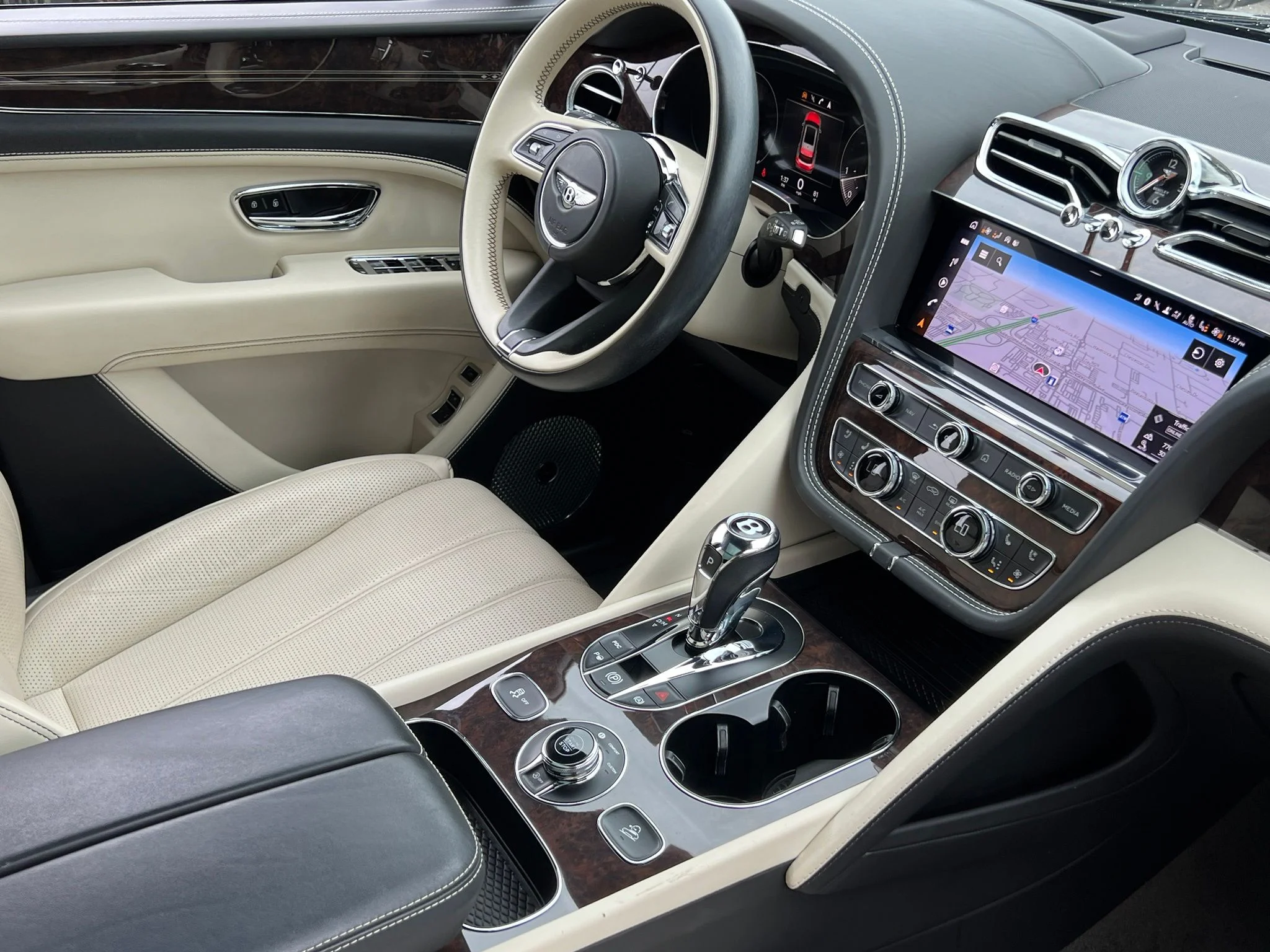 Used 2023 Blue Bentley  image 14