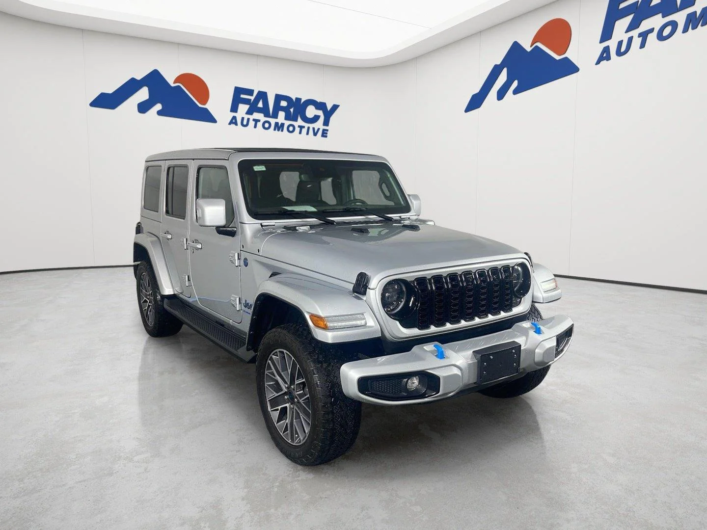 Used 2024 Silver Zynith Clearcoat Jeep High Altitude image 4