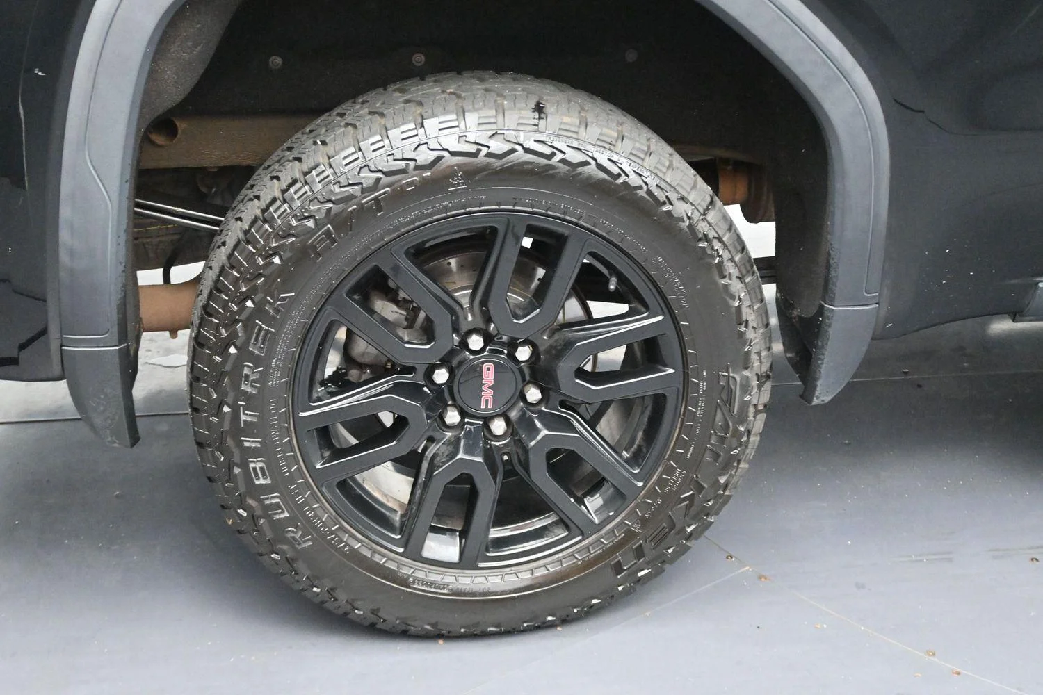 Used 2020 Onyx Black GMC Elevation image 32