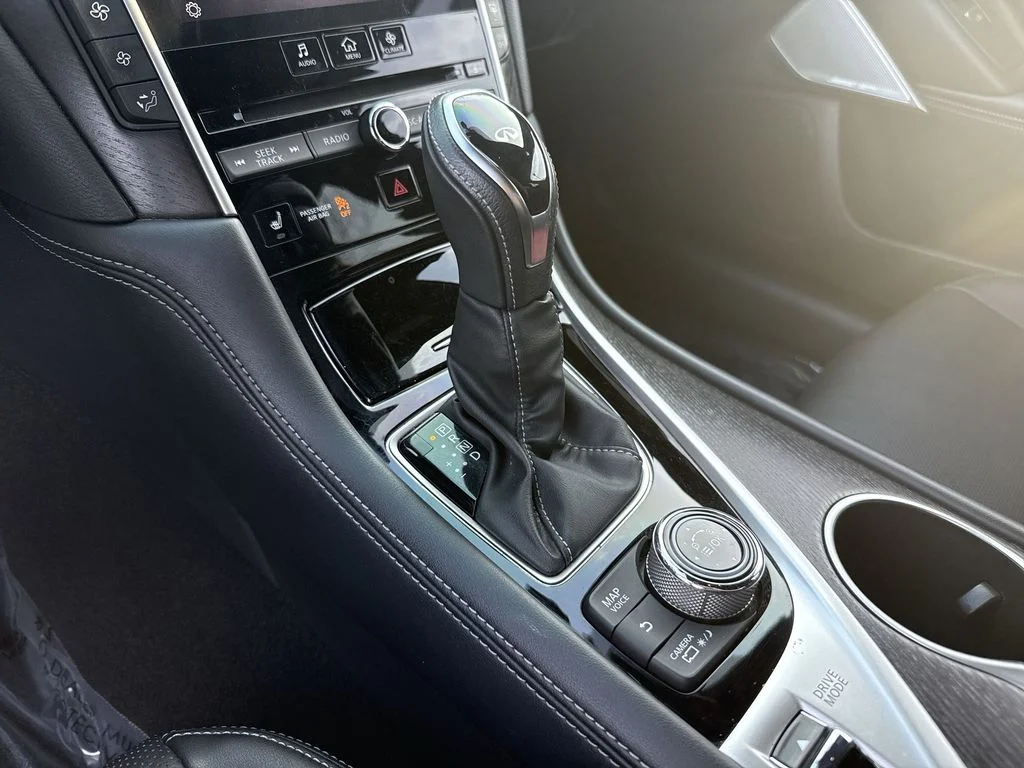 Used 2022 White INFINITI SENSORY image 19