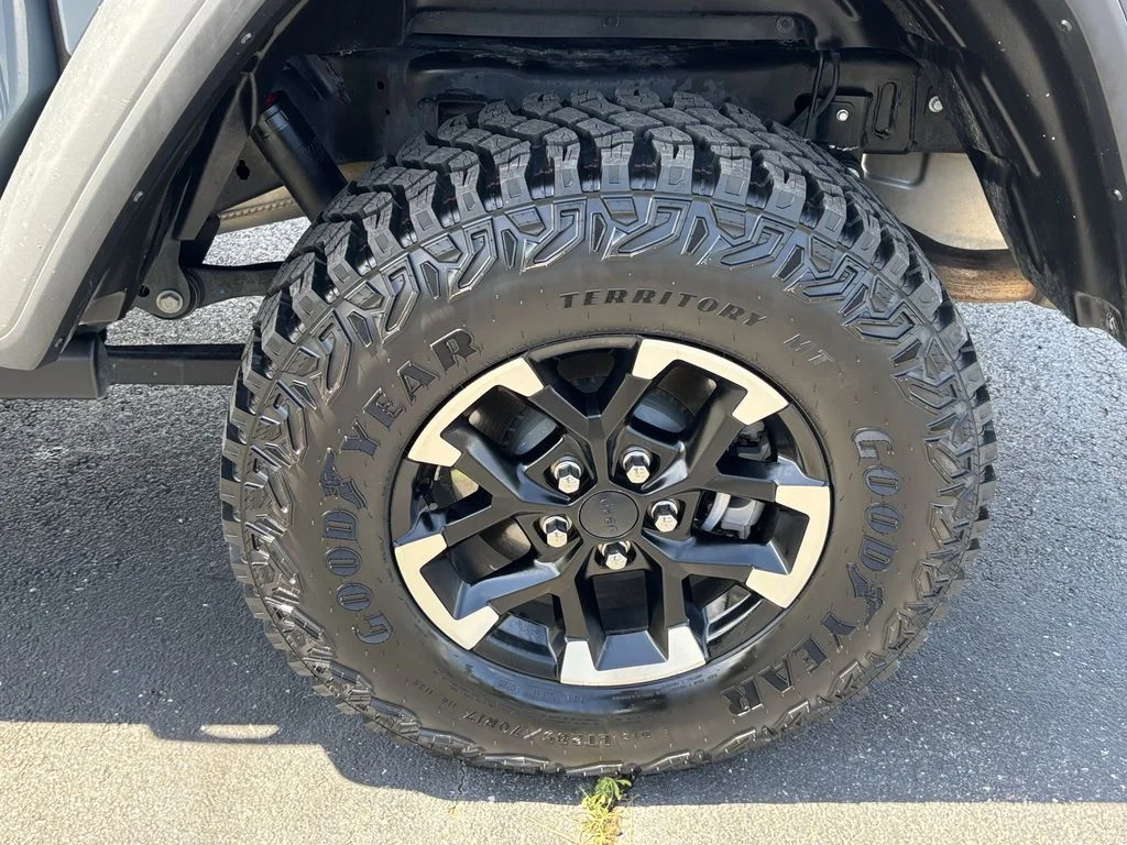 Used 2025 Gray Jeep Rubicon image 10