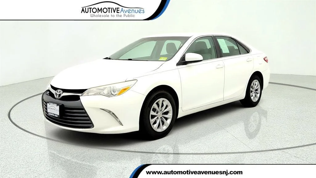 2015 Toyota Camry 2.5 Auto LE's photo