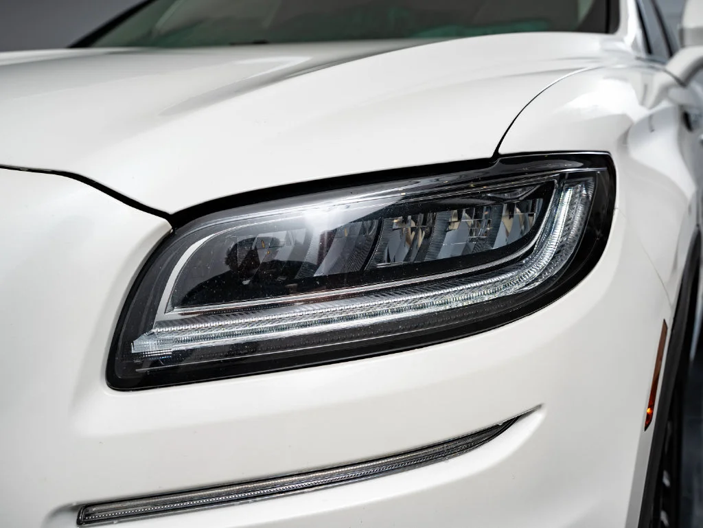 Used 2020 Pristine White Lincoln Reserve image 15