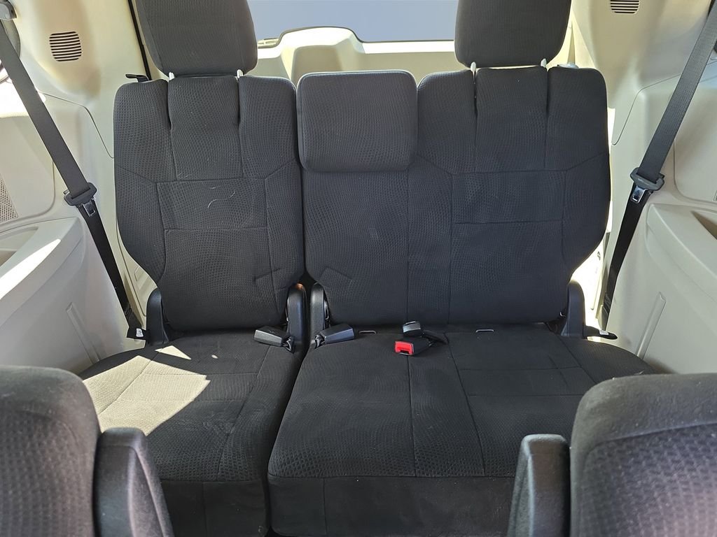 2011 Chrysler Town & Country Touring - Photo 28
