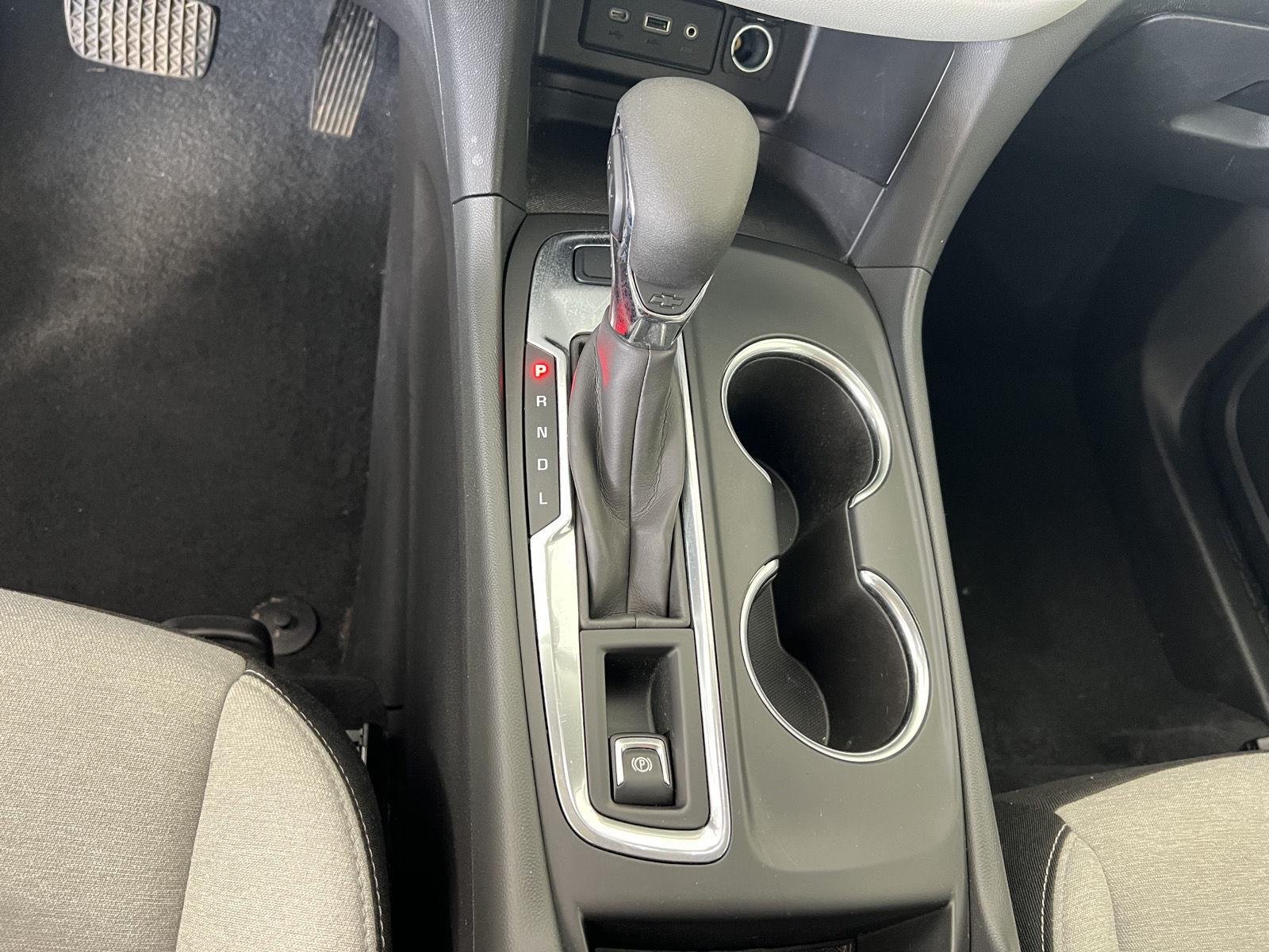 Used 2022 Summit White Chevrolet LS image 16