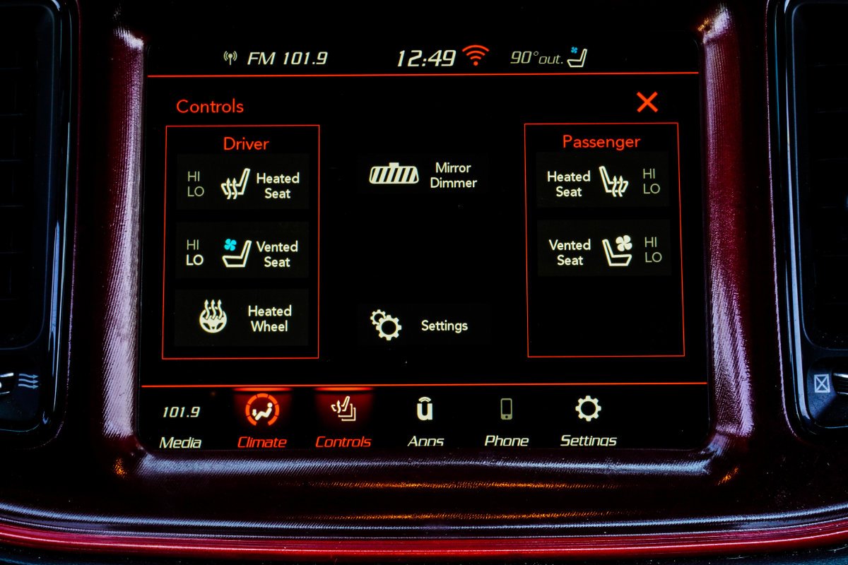 Used 2021 Orange Dodge SXT image 28