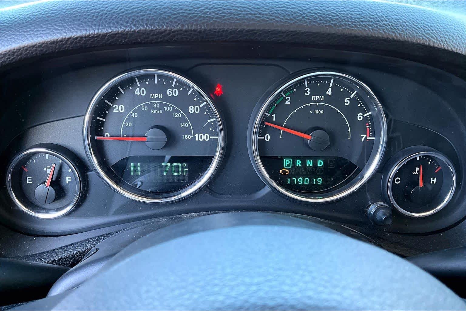 Used 2013 Bright White Jeep Sahara image 20