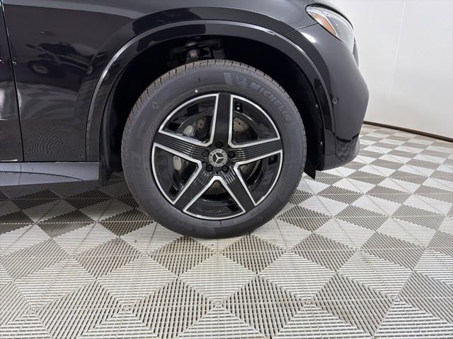 New 2026 Obsidian Black Metallic Mercedes-Benz GLC 300 image 21