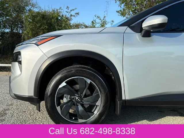 Used 2024 Silver Nissan SV image 5