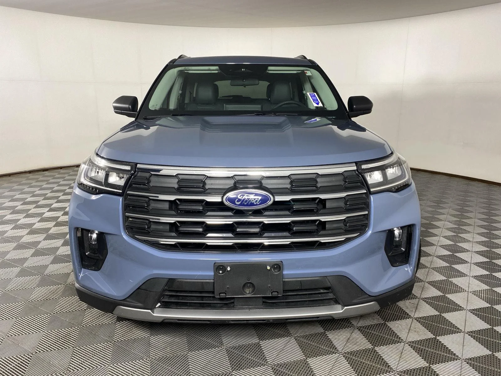 Used 2025 Vapor Blue Ford Active image 2