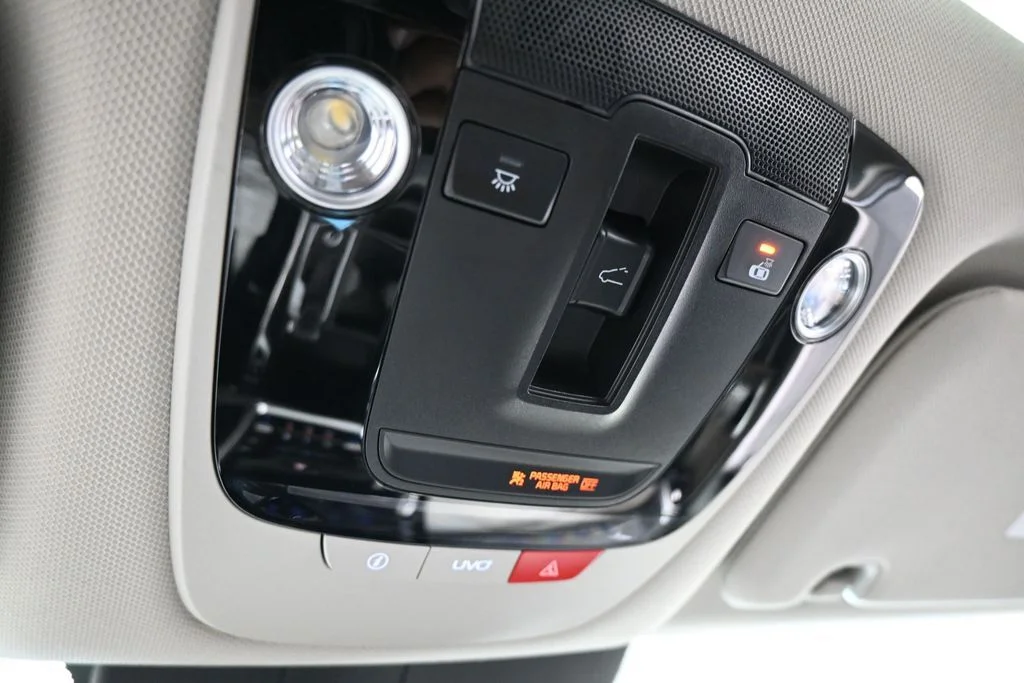 Used 2022 Glacial White Pearl Kia EX image 27