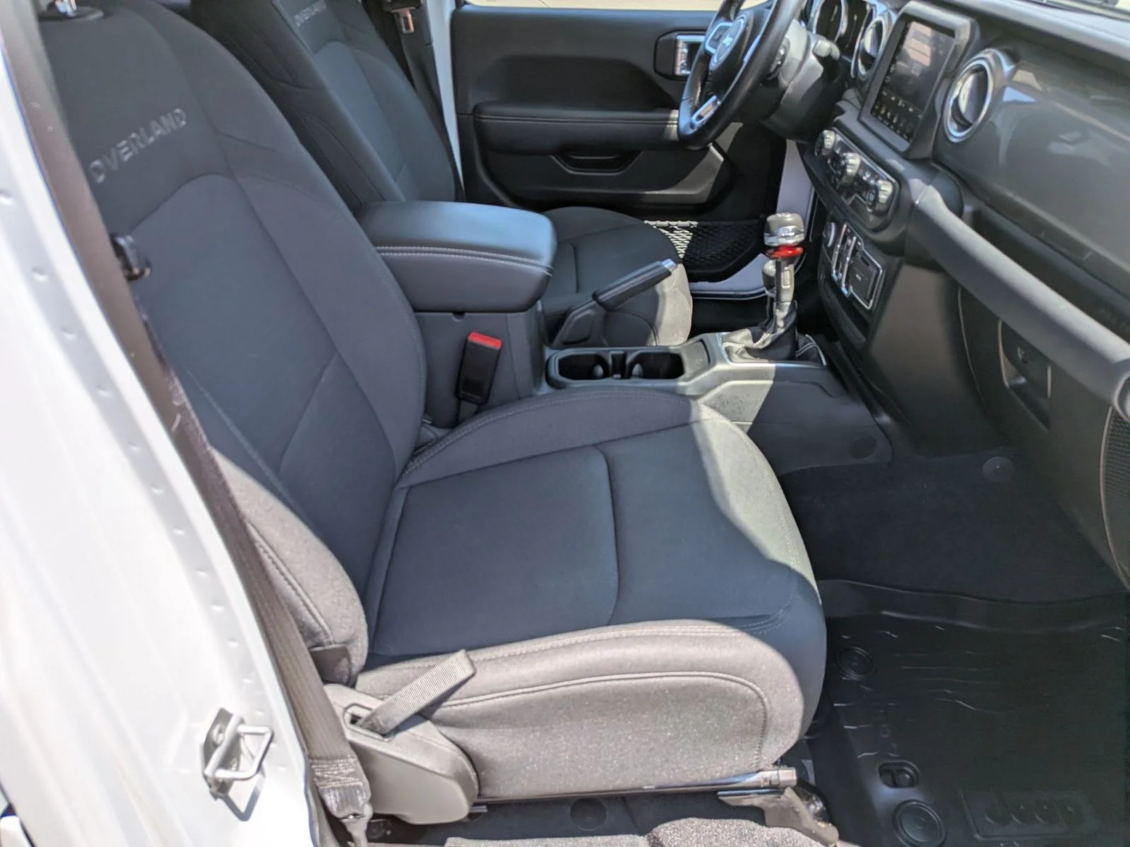 Used 2022 Bright White Clearcoat Jeep Overland image 31