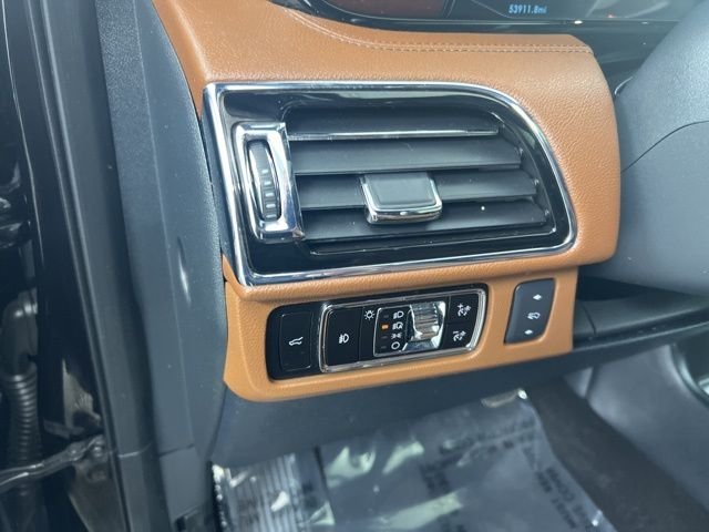 Used 2023 Black Lincoln L Reserve image 18