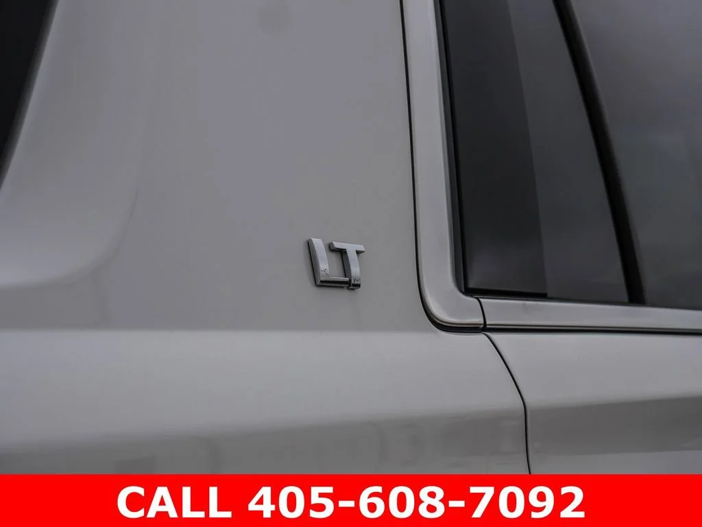 Used 2018 IRIDESCENT PEARL TRICOAT Chevrolet LT image 48