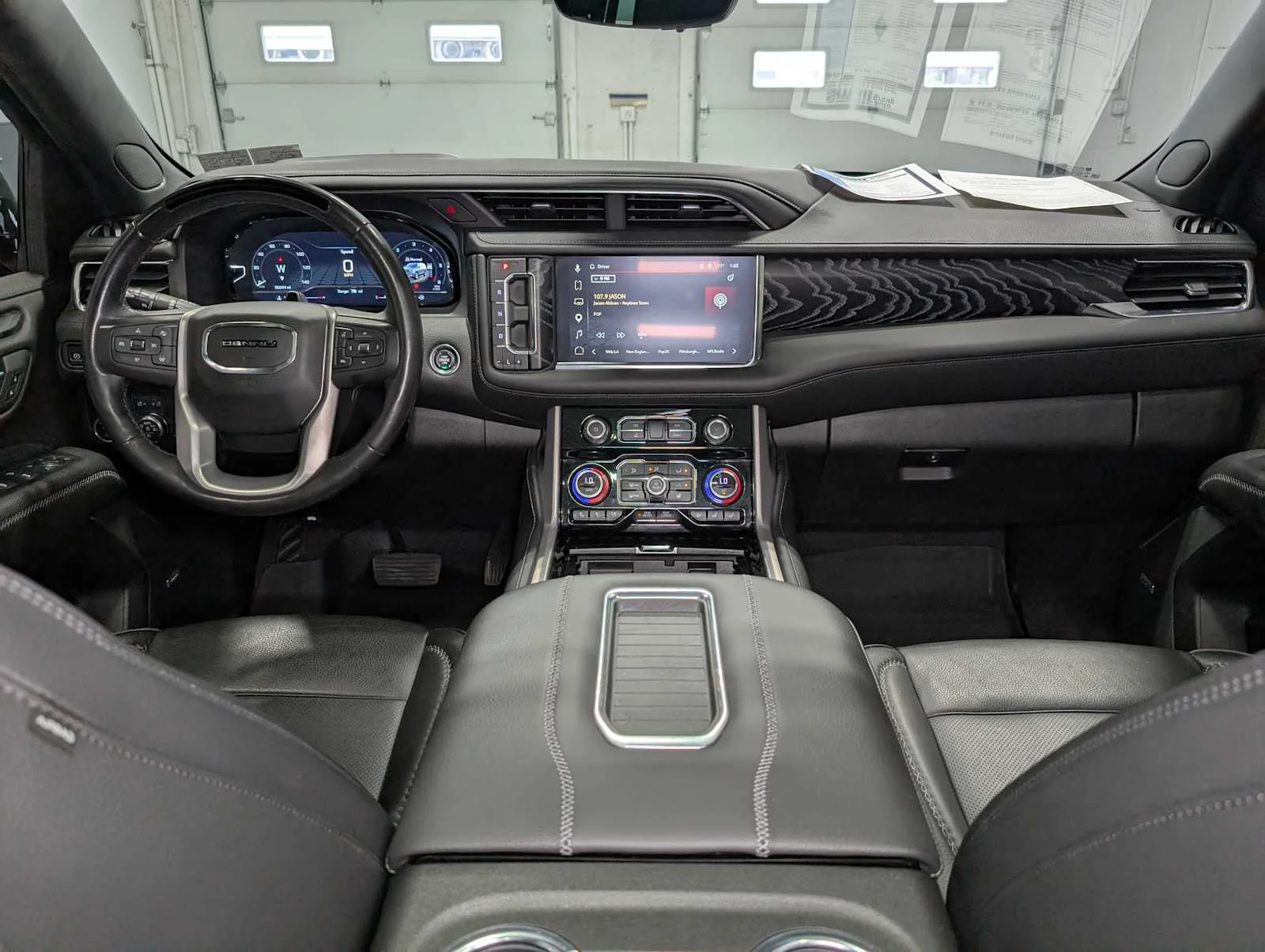 Used 2023 ONYX BLACK GMC Denali image 13
