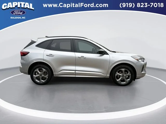 Used 2023 Silver Ford ST-Line image 9