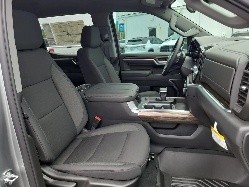 New 2026 Sterling Gray Metallic Chevrolet LT image 19
