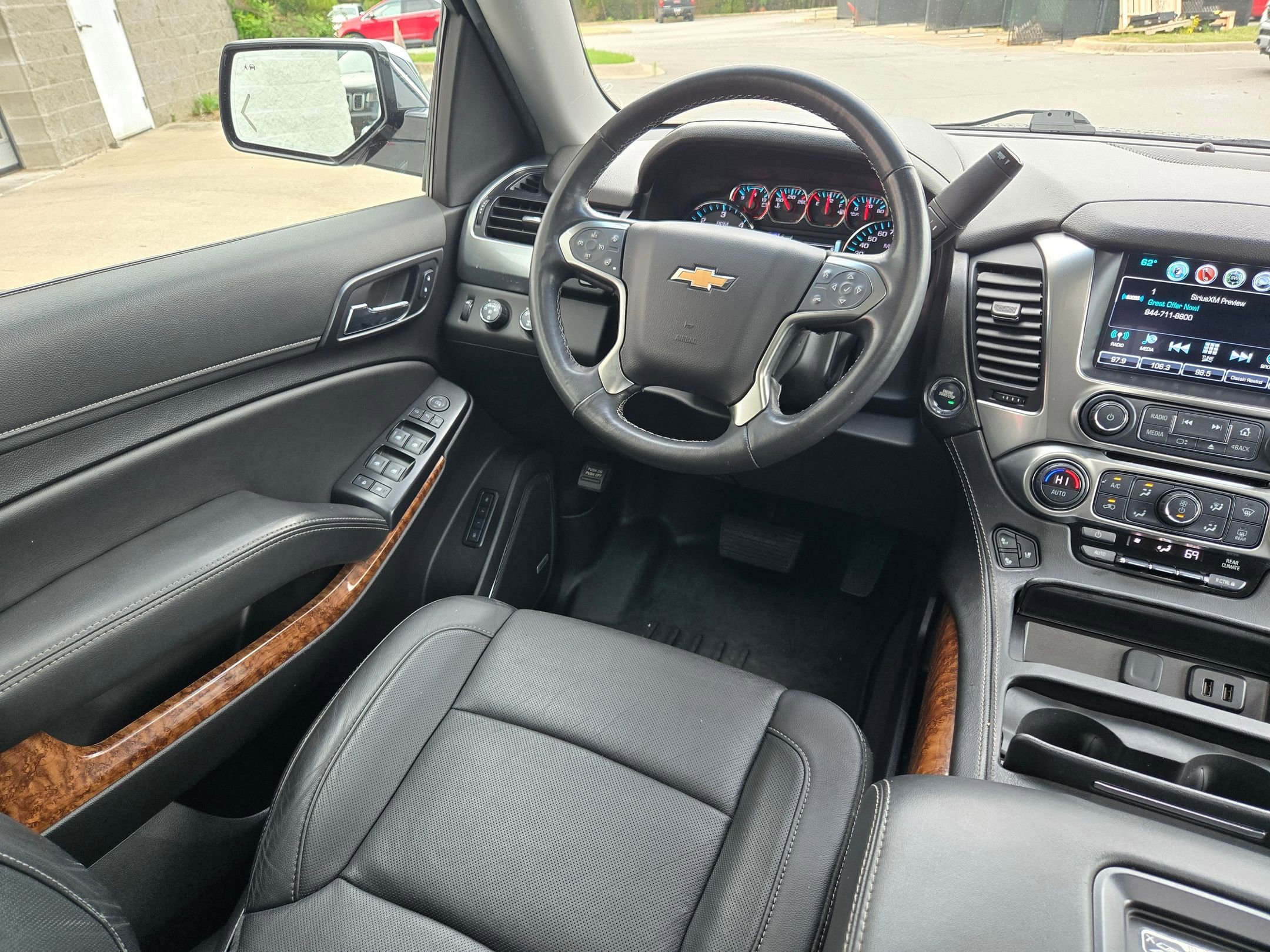 Used 2019 Black Chevrolet Premier image 9
