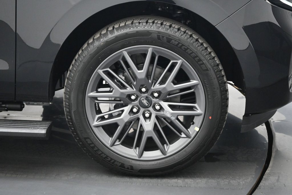 New 2027 Agate Black Metallic Ford Platinum image 26