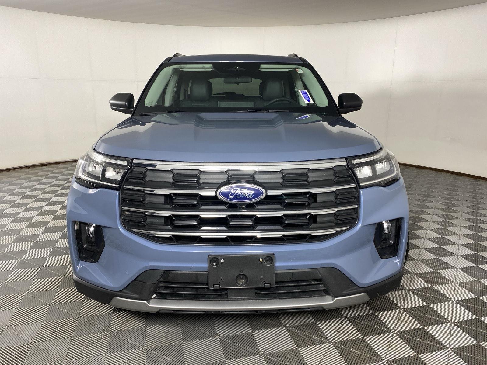Used 2025 Vapor Blue Ford Active image 2