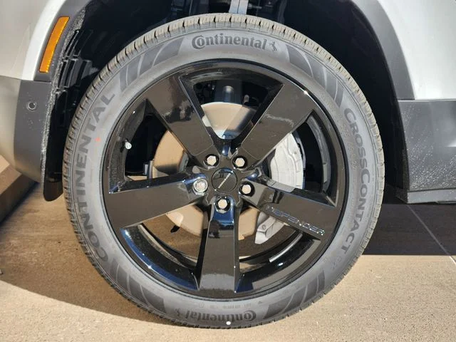 Used 2026 White Land Rover S image 7