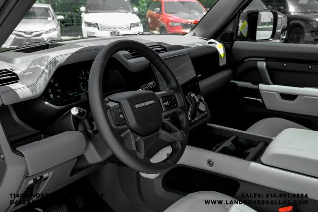 New 2026 Santorini Black Land Rover S image 15