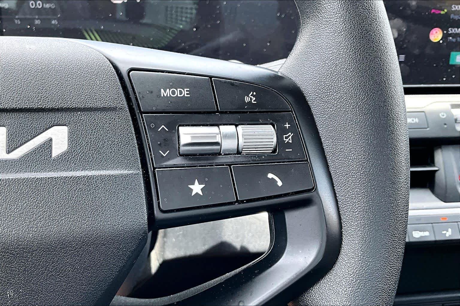 Used 2025 Morning Haze Kia LXS image 25