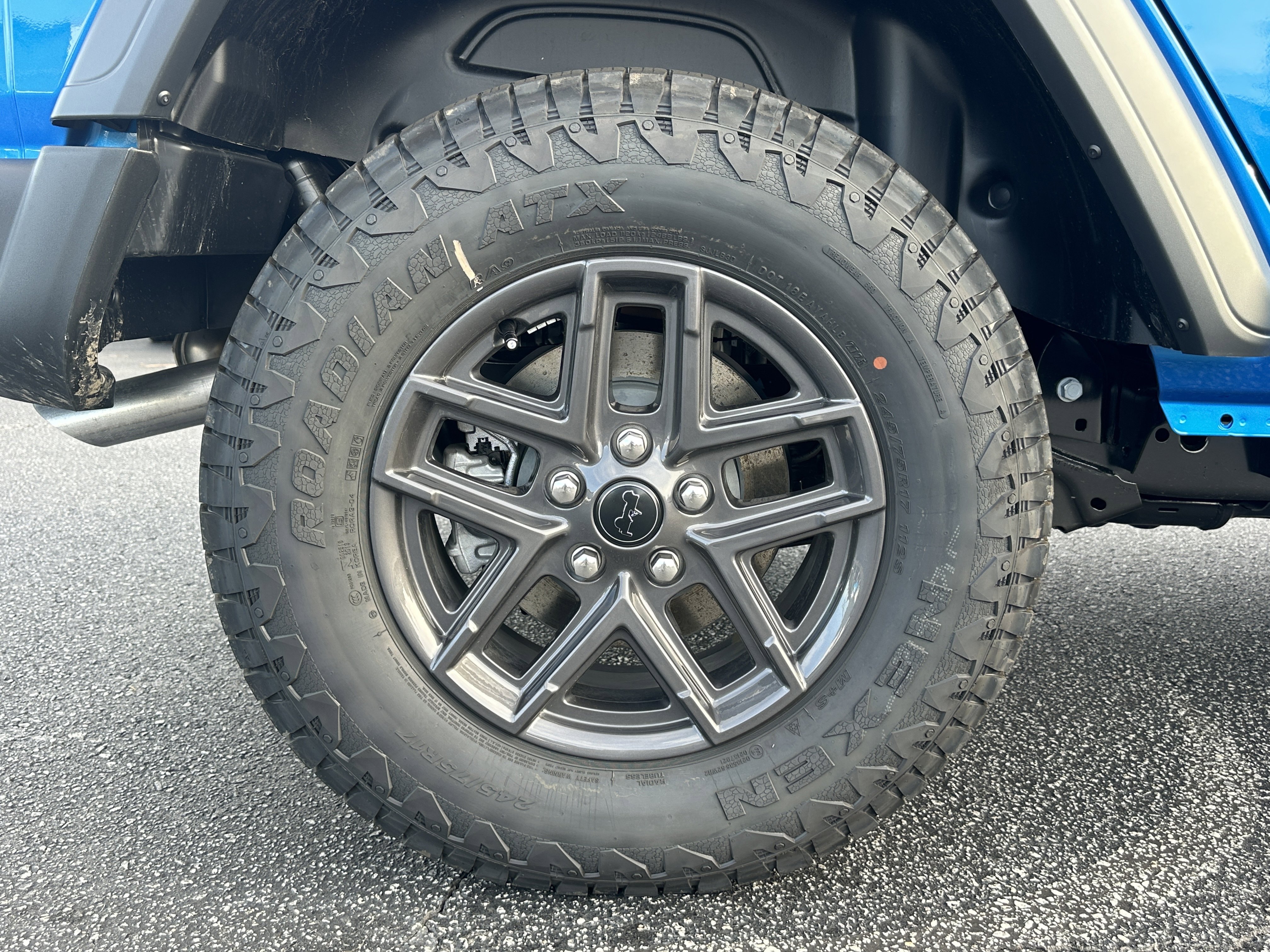 New 2026 Hydro Blue Pearl-Coat Exterior Paint Jeep Sport S image 18