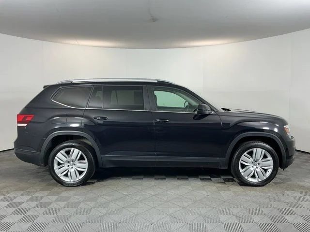 Used 2019 Black Volkswagen 3.6L V6 SE image 4